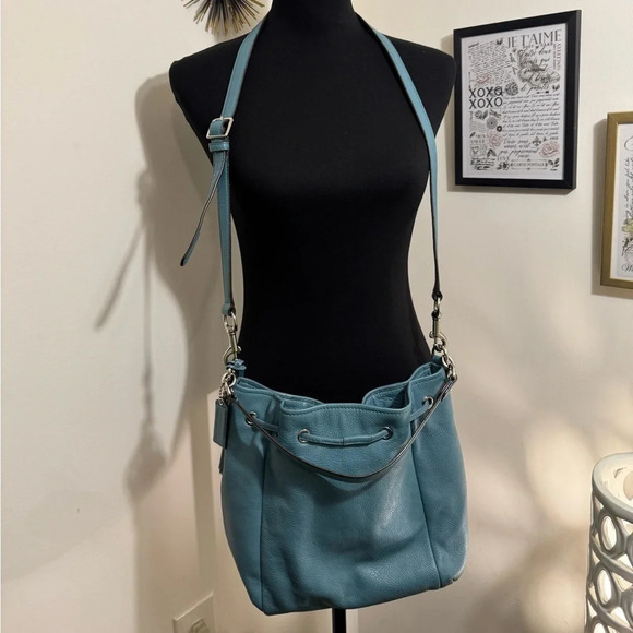 Coach Avery drawstring tote shoulder bag in blue NWOT - Picture 3 of 13